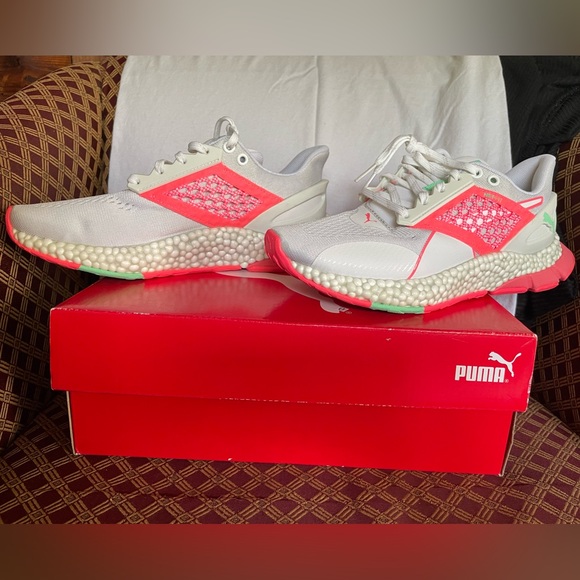 NIB Puma HYBRID Astro Women’s Running Shoes - Picture 2 of 7